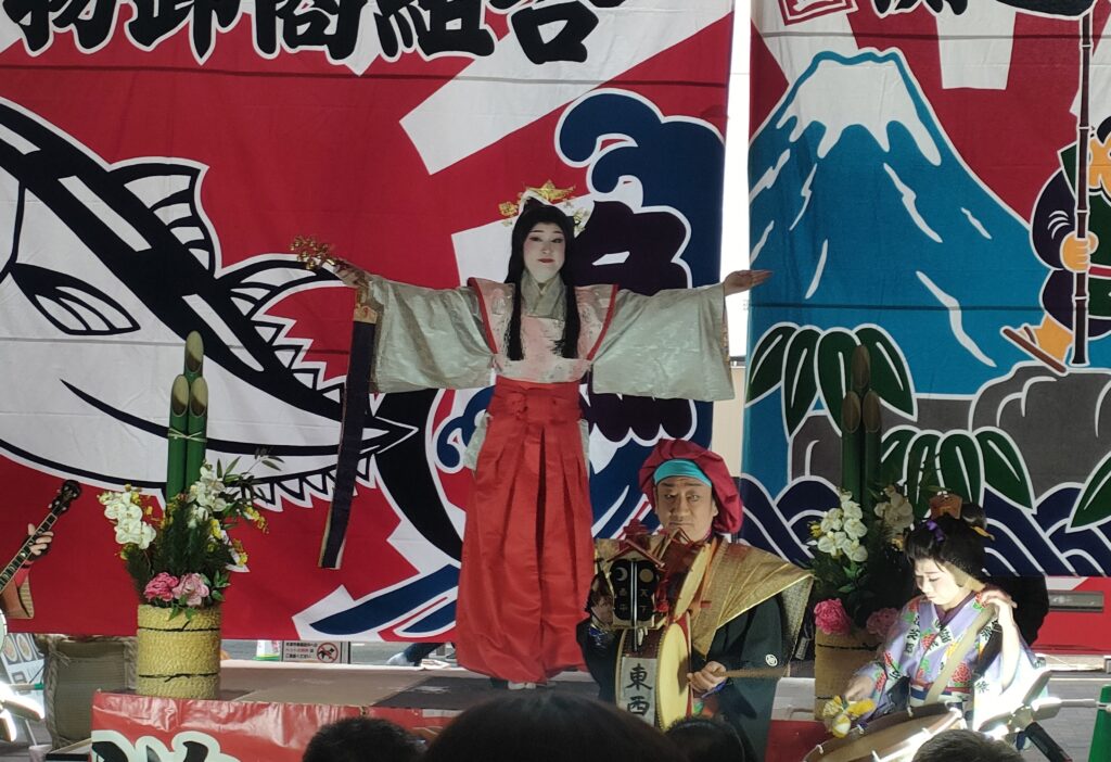 1月9日「第41回木津市場の献鯛式」に参加しました! 2 巫女